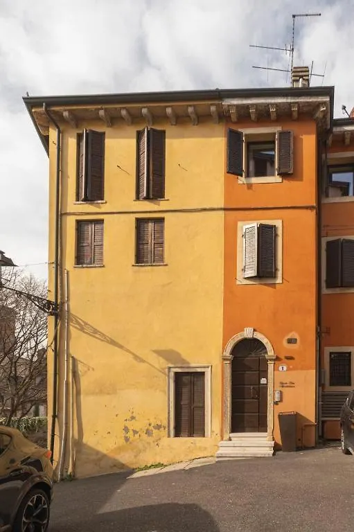 Apartmentsarena - Zini Studios Verona Lägenhet