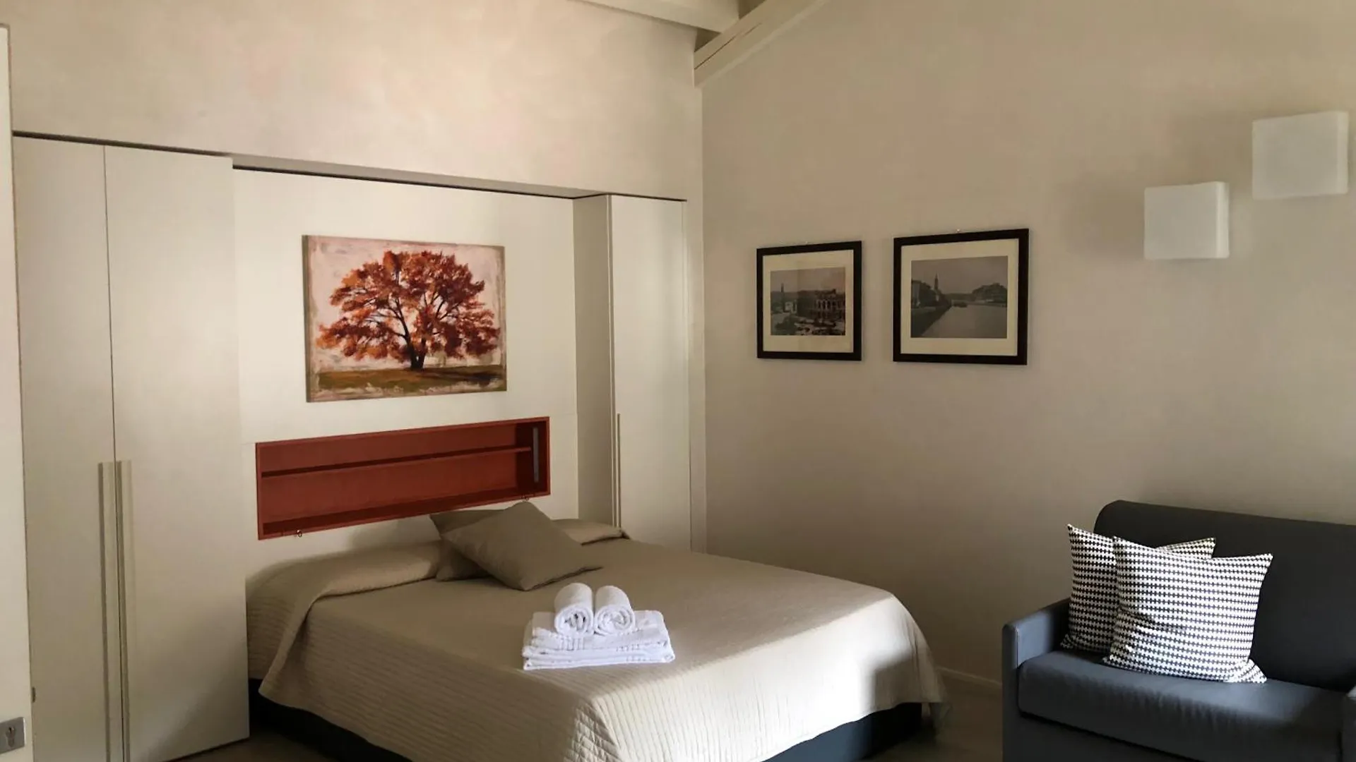 Apartmentsarena - Zini Studios Verona 0*,  Italien