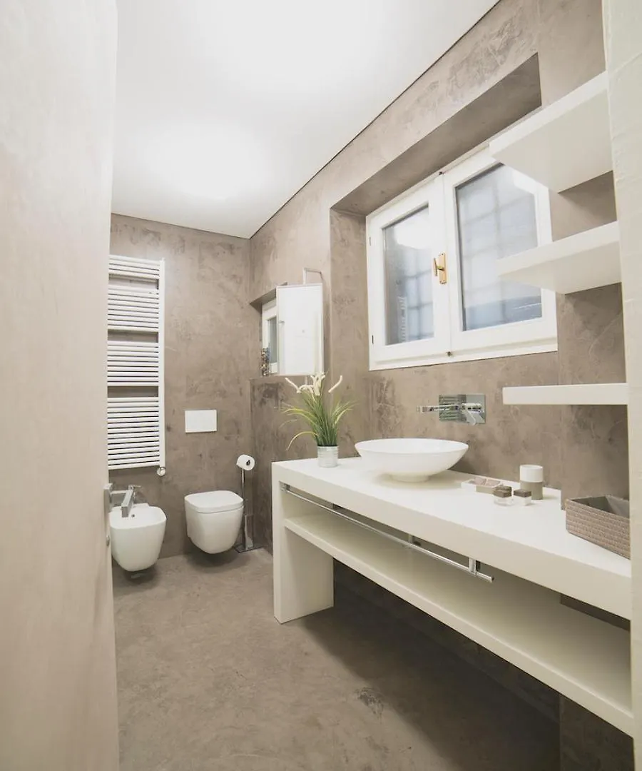 Apartmentsarena - Zini Studios Verona 0*,