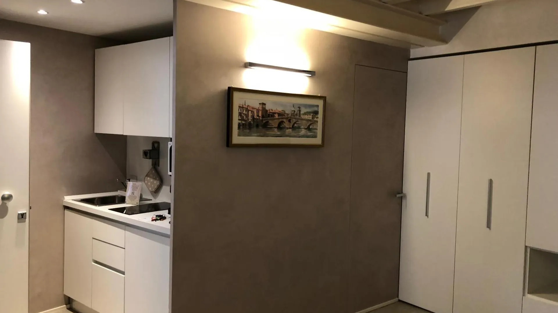 Apartmentsarena - Zini Studios Verona Apartment